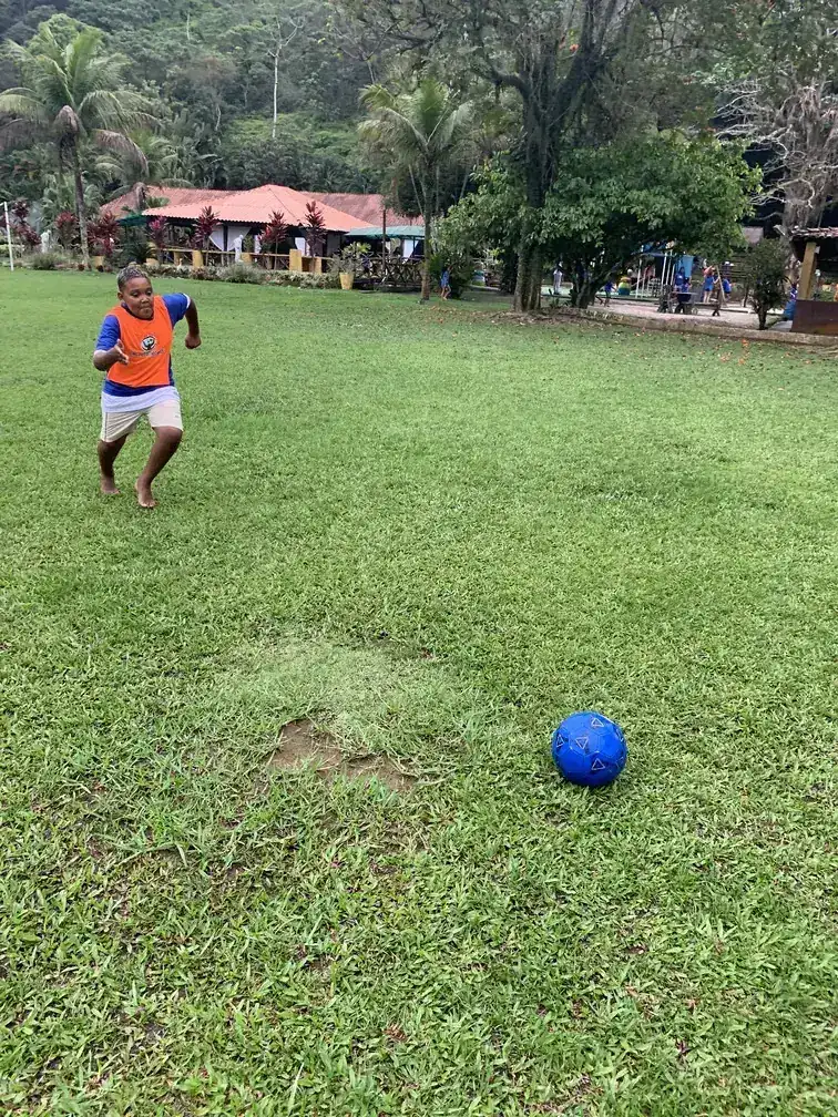 Actividad de la ONG Recomeçando en Rocha Miranda