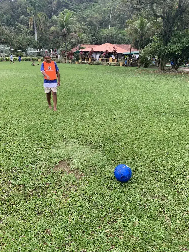 Actividad de la ONG Recomeçando en Rocha Miranda