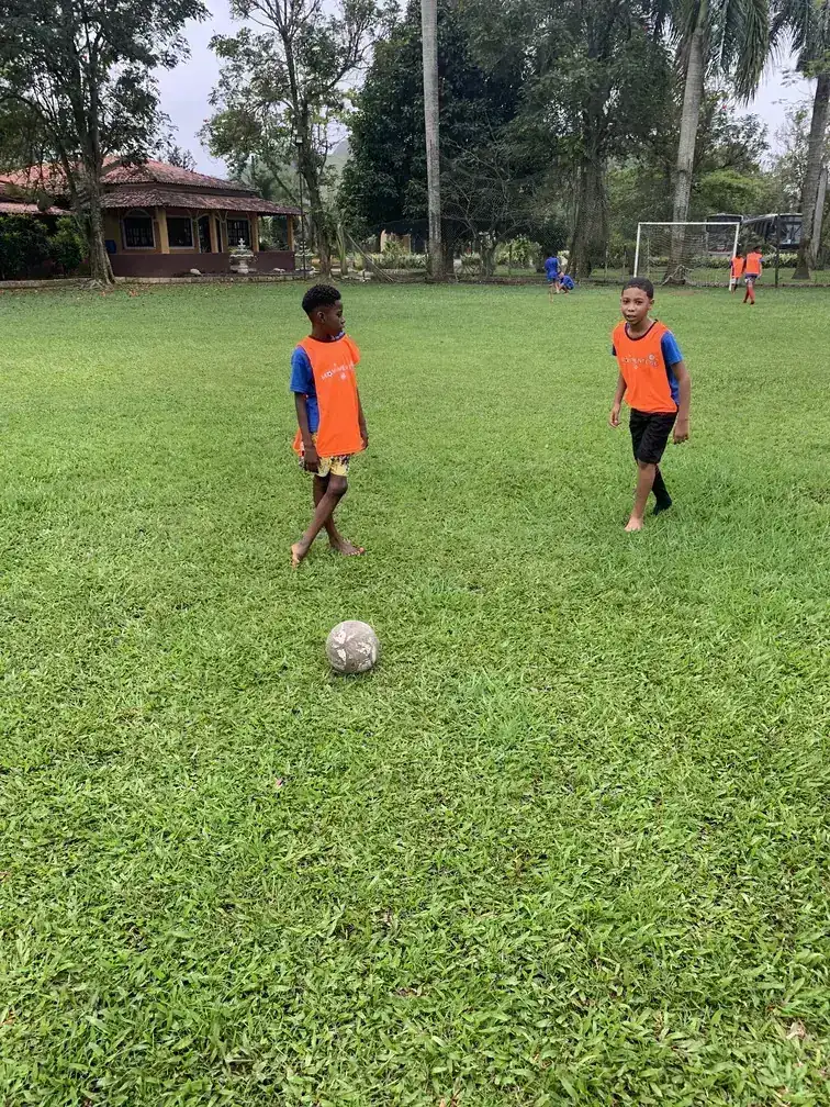 Actividad de la ONG Recomeçando en Rocha Miranda